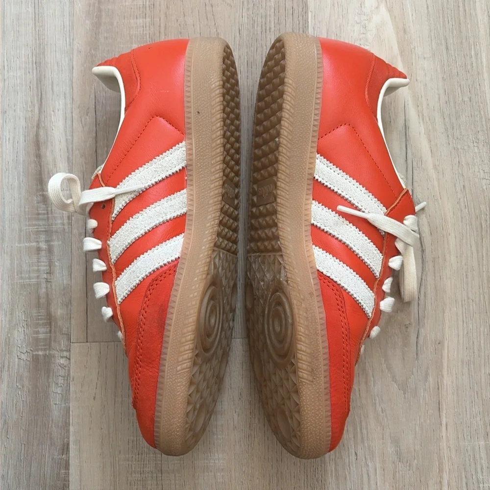 Women’s Adidas orange sambas - Picture 4 of 6